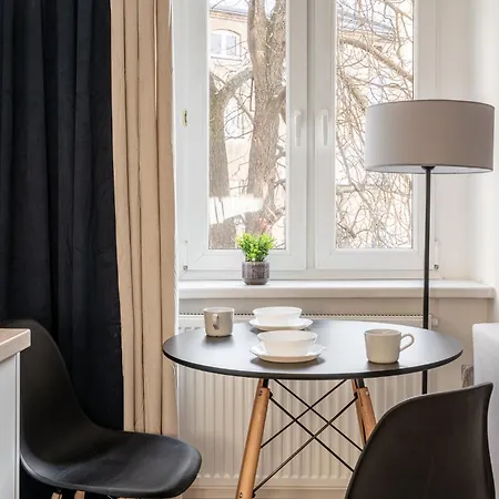 Rentplanet - Srodmiescie 아파트